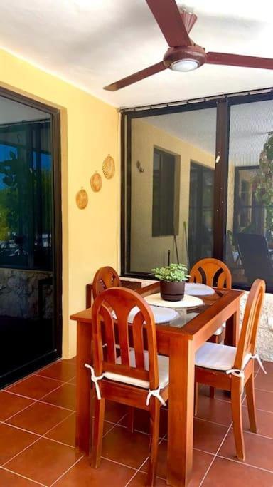 Beachfront Apartment With Swimming Pool. One Bedroom Celestun Esterno foto