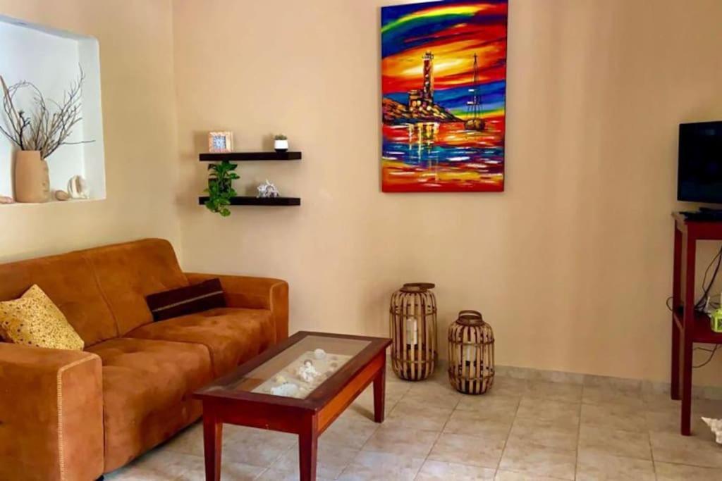 Beachfront Apartment With Swimming Pool. One Bedroom Celestun Esterno foto